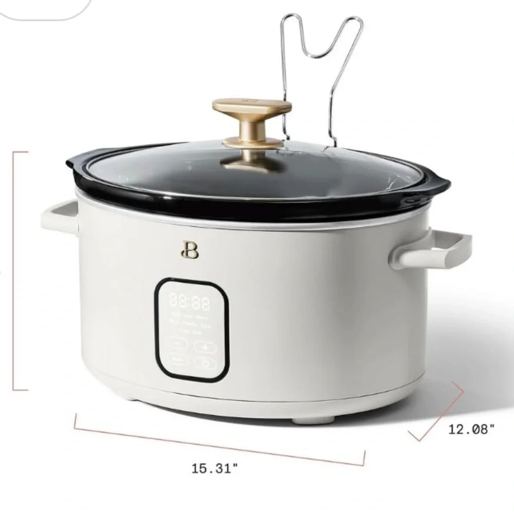 NWT Beautiful 6 Qt Programmable Slow Cooker | Color- White icing.